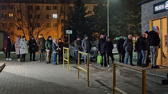 Zakupy na ostatnią chwilę? W Chełmie od rana kolejki 