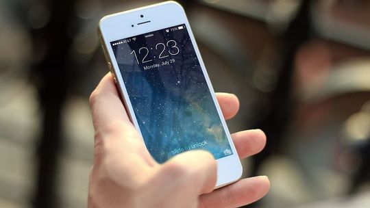 Zakupy na smartfonie mogą słono kosztować