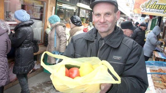 Zakupy na Wielkanoc. Ruch na targowiskach