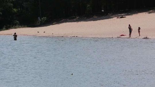 Zalew w Janowie Lubelskim. Badania nie dały odpowiedzi, co powoduje alergię