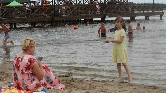 Zalew Zimna Woda z nowymi atrakcjami. Dmuchańce, muzyka i kino 