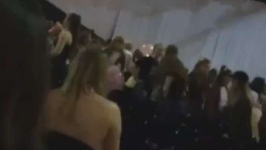 Zamach w Manchester Arena. Wybuch i panika (nagranie wideo)