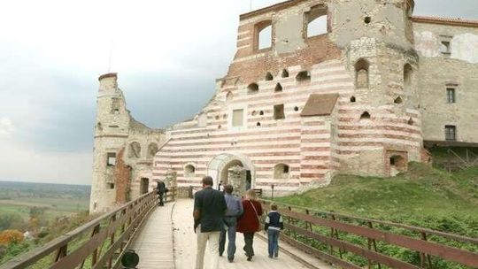 Zamek w Janowcu w coraz gorszym stanie. Kolejna część zamknięta dla zwiedzających