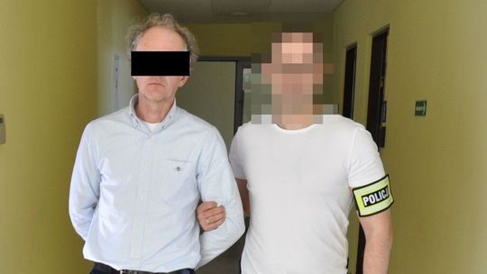 Zamiast 100 tysięcy zakuli go w kajdanki