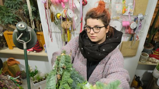 Zamiast globalnie, lepiej kupić lokalnie. Mali przedsiębiorcy czekają na klientów przed świętami
