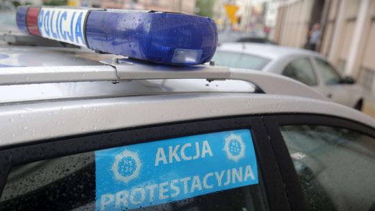 Zamiast mandatów są pouczenia. Teraz policjanci mają nowy pomysł na protest