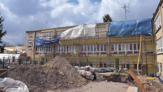 Zamiast uczniów kują tu budowlańcy. Remonty w kilku lubelskich szkołach