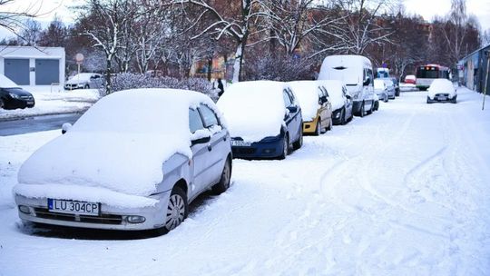 Zamiecie śnieżne w całym województwie. Synoptycy apelują o ostrożność Zamiecie śnieżne w całym województwie. Synoptycy apelują o ostrożność