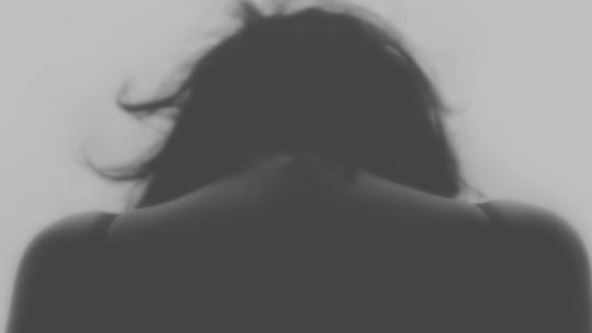 Zamienił ich życie w piekło. Odpowie za wykorzystanie seksualne 14-latki