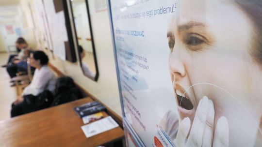 Zamieszanie po wejściu w życie RODO. Obawy lekarzy przed wywoływaniem pacjentów z poczekalni