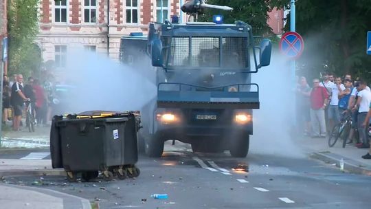 Zamieszki w Lubinie. Mężczyzna zmarł po policyjnej interwencji, prokutaura wszczęła śledztwo