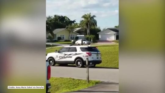 Zamknęli psa w odpalonym samochodzie. Zwierzak wrzucił wsteczny i przez godzinę jeździł w kółko