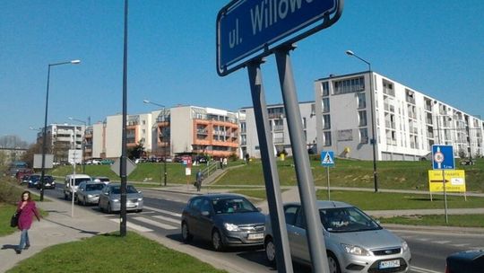 Zamknięta al. Warszawska: Długie korki i kierowcy klnący na znaki (zdjęcia)