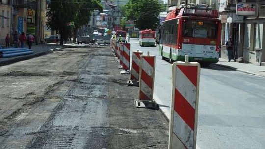 Zamknięto odcinek ul. Narutowicza. Policjanci musieli zawracać kierowców