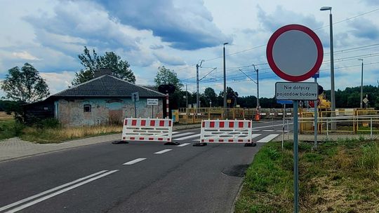Zamknięty przejazd kolejowy na drodze powiatowej. "Tryb awaryjny" 