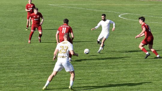 Zamojska klasa okręgowa. Grom Różaniec wygrywa derby z Olimpiakosem Tarnogród