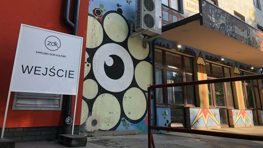 Zamojski Dom Kultury prawie jak nowy. Jeszcze dwie ściany do remontu