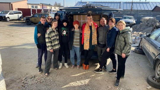 Zamość. Dzieci listy piszą. Do ukraińskich żołnierek i żołnierzy