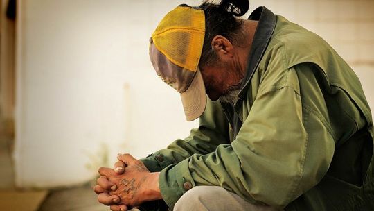 Zamość. Gdy zima za pasem. Jak pomóc potrzebującym? Gdzie zadzwonić?