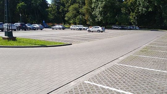 Zamość i zagadka płatnego parkowania. Czy nowe parkingi w strefie są legalne?