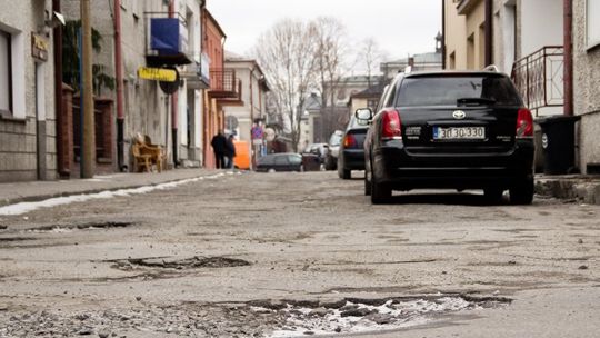 Zamość jak szwajcarski ser. Zobaczcie najbardziej dziurawe ulice miasta