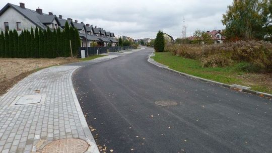 Zamość: Na Rydla już gładko. Jest nowy asfalt i chodniki