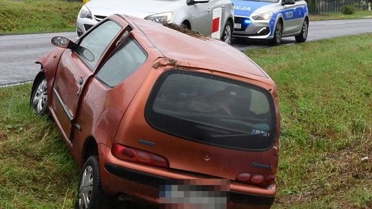 Zamość. Nie chciało mu się iść do znajomych, więc „pożyczył” seicento. Źle się to skończyło