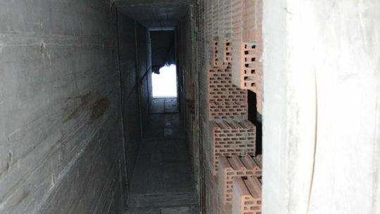 Zamość. Pracownik spadł szybem wentylacyjnym z dużej wysokości