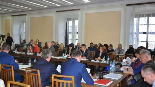 Zamość. Radni obronili podatki od domów i gruntów, prezydent chciał podwyżek