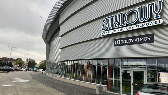 Zamość. Rekord sprzedanych biletów. Widzowie wręcz się rzucili się na historię Anny Przybylskiej