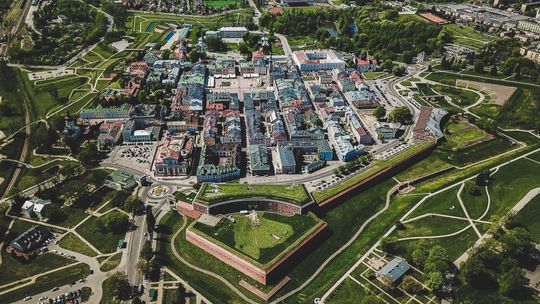 Zamość robi porządki w krajobrazie. Koniec chaosu reklamowego 