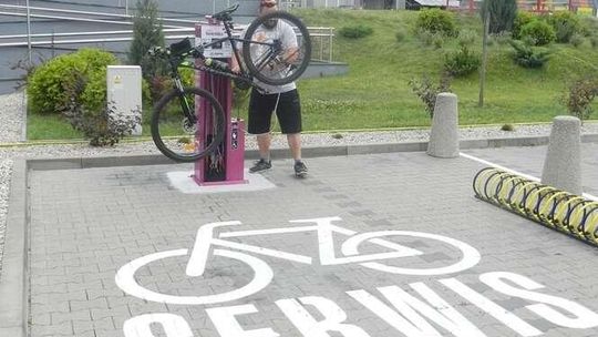 Zamość: Ruszyła darmowa stacja naprawy rowerów