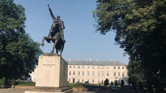 Zamość. „Stary” ogólniak bez dyrektora. Przedszkole nr 2 również
