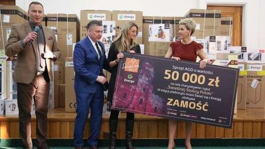 Zamość "Świetlną Stolicą Polski”. Sprzęt za 50 tys. zł trafi do potrzebujących [zdjęcia]