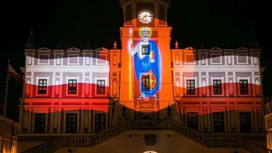 Zamość świętuje. Tak wieczorem wyglądał Ratusz