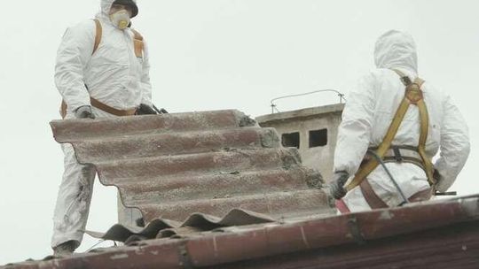 Zamość zdejmuje azbestowe dachy