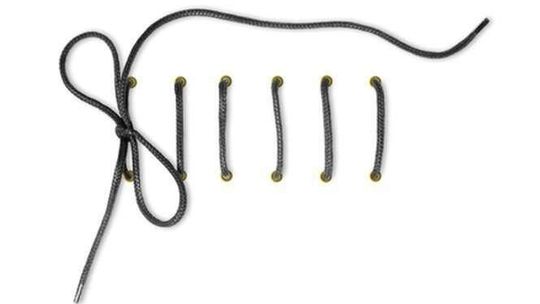 Zamówiła buty przez internet za ponad 300 zł. Dostała same sznurówki