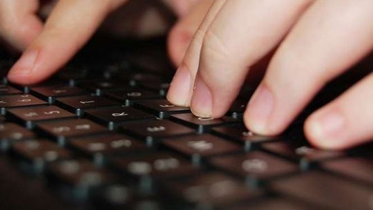 Zamówiła prezent przez internet, dostała chusteczki