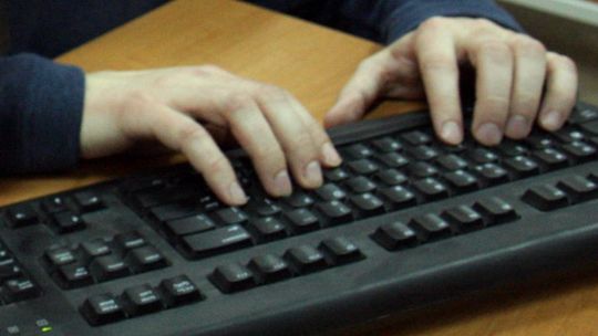 Zapłacił za wyposażenie postaci w grze. Oszustwo