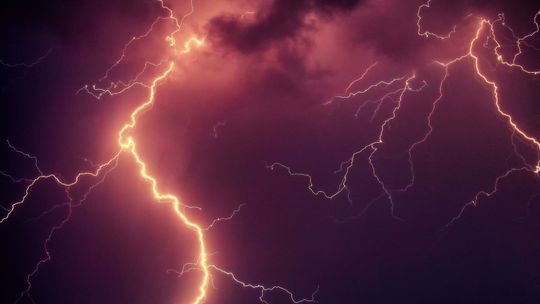 Zapowiada się groźne popołudnie i wieczór. "Możliwe przerwy w dostawie prądu"