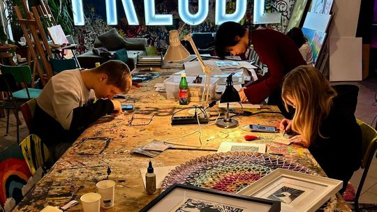 Zapraszają na wystawę i świąteczną aukcję sztuki