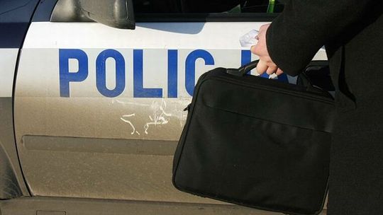 Zaproponował gryza kanapki, później ukradł telefon