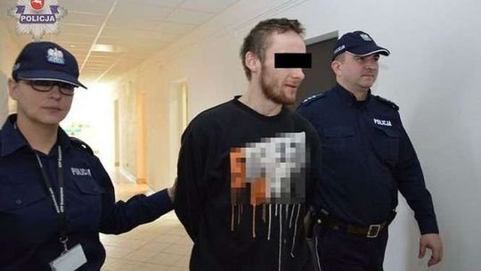 Zaprosiła go na herbatę i kanapki, ukradł jej tablet