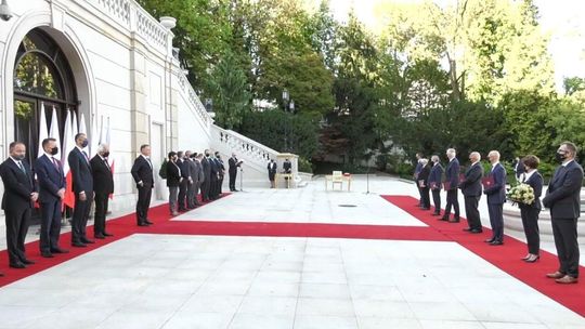 Zaprzysiężenie nowego rządu. Wszyscy w maseczkach i zabrakło Przemysława Czarnka