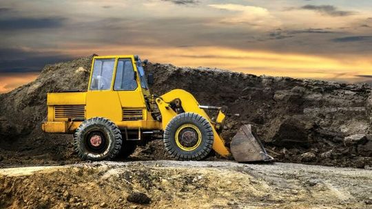 Zarządzanie flotą i logistyką w Wypożyczalni Sprzętu Budowlanego