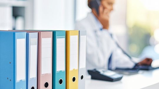 Zarządzanie należnościami w firmie – jak ograniczyć ryzyko opóźnień?