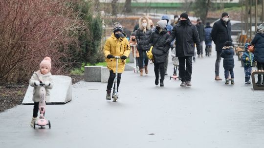 Zaskakująca zmiana. Rząd jednak wypuści dzieci w ferie na świeże powietrze