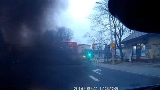 "Zasłona dymna" w autobusie linii 29 (wideo)