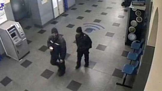 Zasnął na dworcu, ukradli mu iPhone'a (wideo)