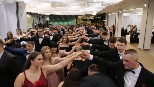 Zatańczyli poloneza aż miło! Studniówka ZS Chemicznych i Przemysłu Spożywczego w Lublinie